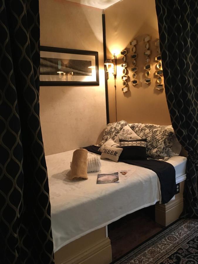 Aaron House Of Niagara Falls Bed and Breakfast Buitenkant foto